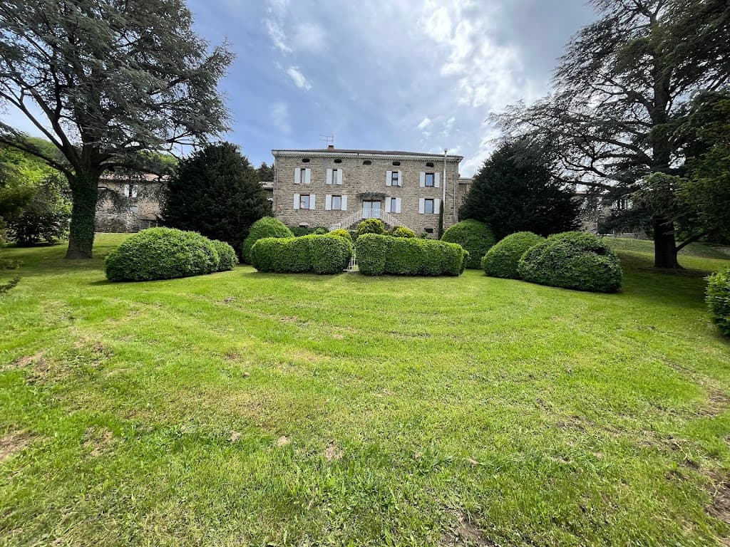 Votre Château de Famille / Château de Pralong
