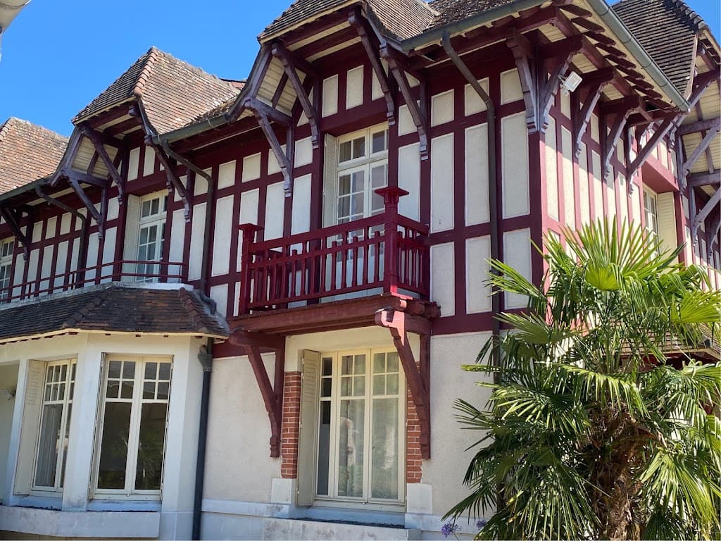 LE MANOIR DU MOULIN