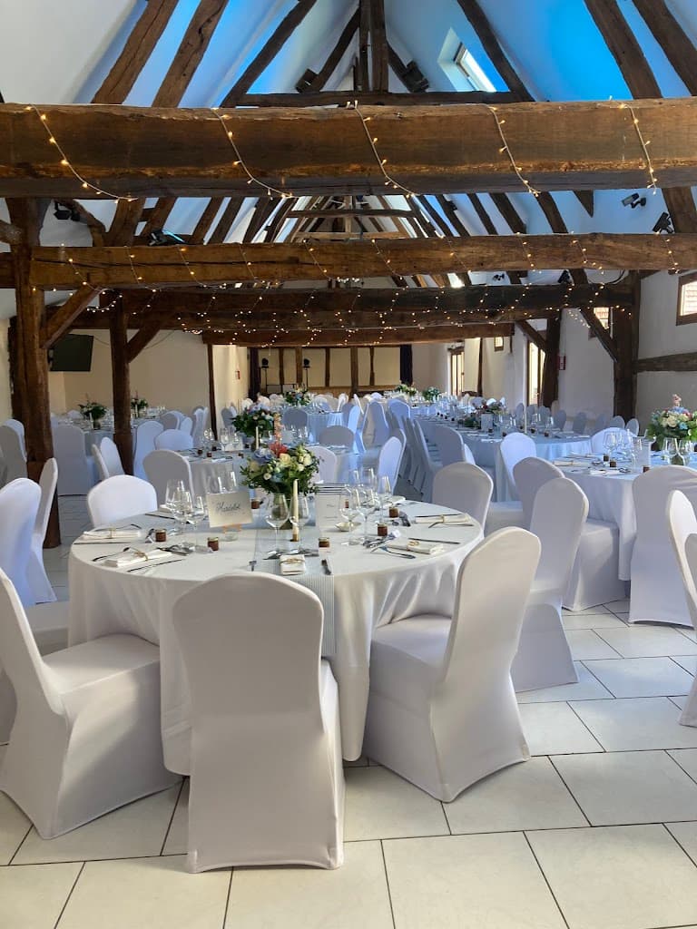 DOMAINE DE CLAIRVAL - Salle de réception avec couchage